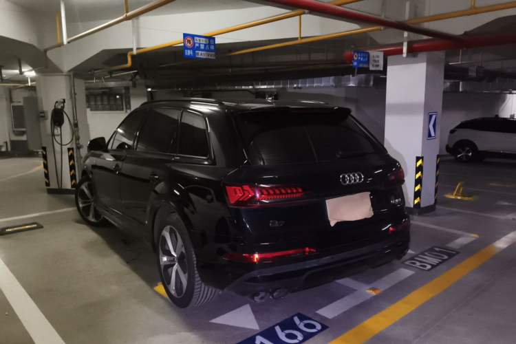 Used Audi Q7 2024 55 TFSI quattro S line Prestige Edition Rear Left 45 Deg