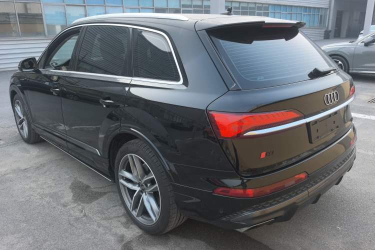 Used Audi Q7 2024 55 TFSI quattro S line Sport model Rear Left 45 Deg