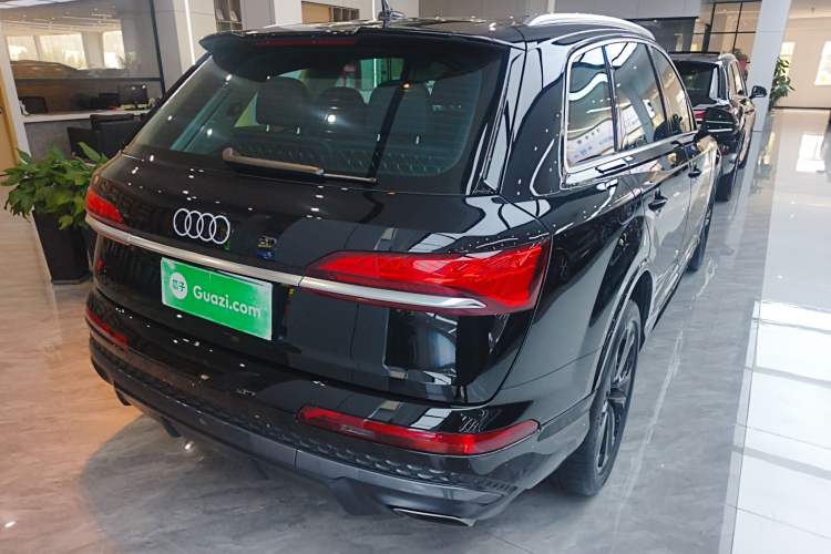 Used Audi Q7 2024 55 TFSI quattro S line Sport model Rear Right 45 Deg