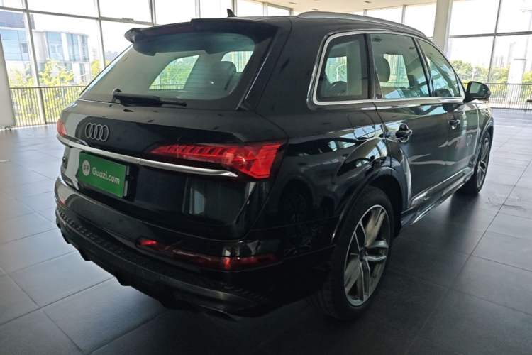 Used Audi Q7 2024 55 TFSI quattro S line Sport model Rear Right 45 Deg