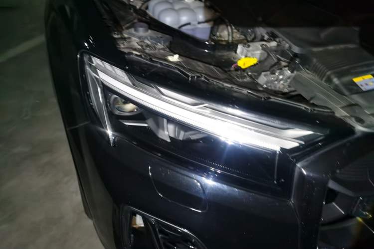 Used Audi Q7 2024 55 TFSI quattro S line Sport model Right Front Headlight