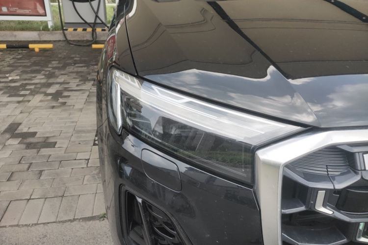 Used Audi Q7 2024 55 TFSI quattro S line Sport model Right Front Headlight