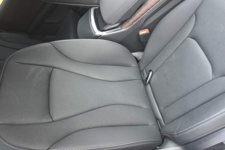 Used Audi Q7 2024 55 TFSI quattro S line Sport model Right Front Seat