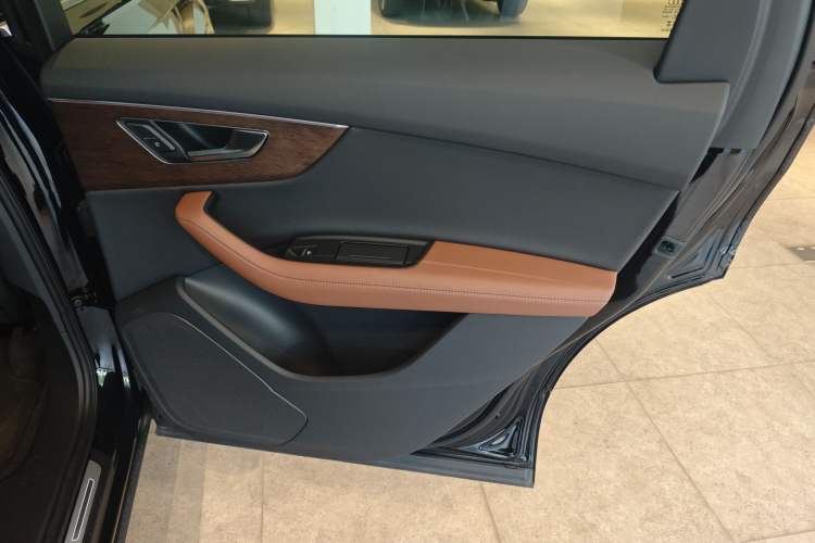Used Audi Q7 2024 45 TFSI quattro S line Sport Edition Right Rear Door Interior