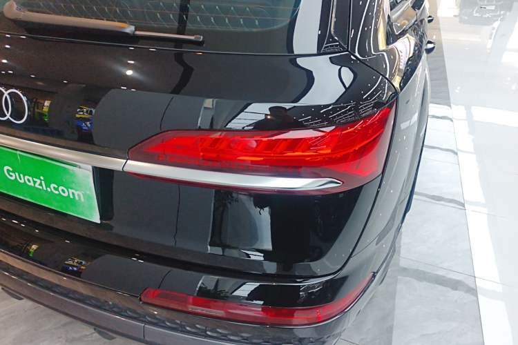Used Audi Q7 2024 55 TFSI quattro S line Sport model Right Rear Taillight