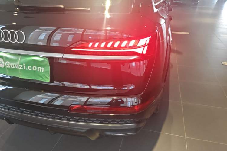 Used Audi Q7 2024 45 TFSI quattro S line Sport Edition Right Rear Taillight