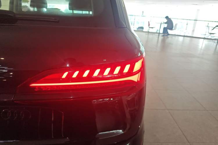 Used Audi Q7 2024 45 TFSI quattro S line Black Warrior Edition Right Rear Taillight