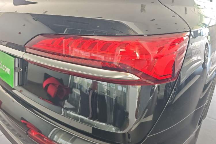 Used Audi Q7 2024 55 TFSI quattro S line Sport model Right Rear Taillight