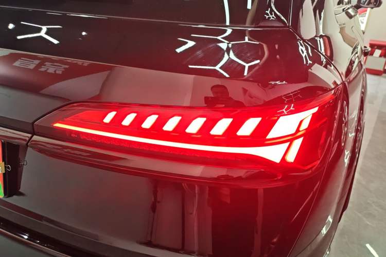 Used Audi Q7 2024 45 TFSI quattro S line Black Warrior Edition Right Rear Taillight