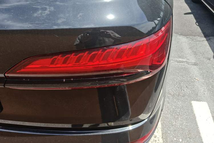 Used Audi Q7 2024 45 TFSI quattro S line Black Warrior Edition Right Rear Taillight