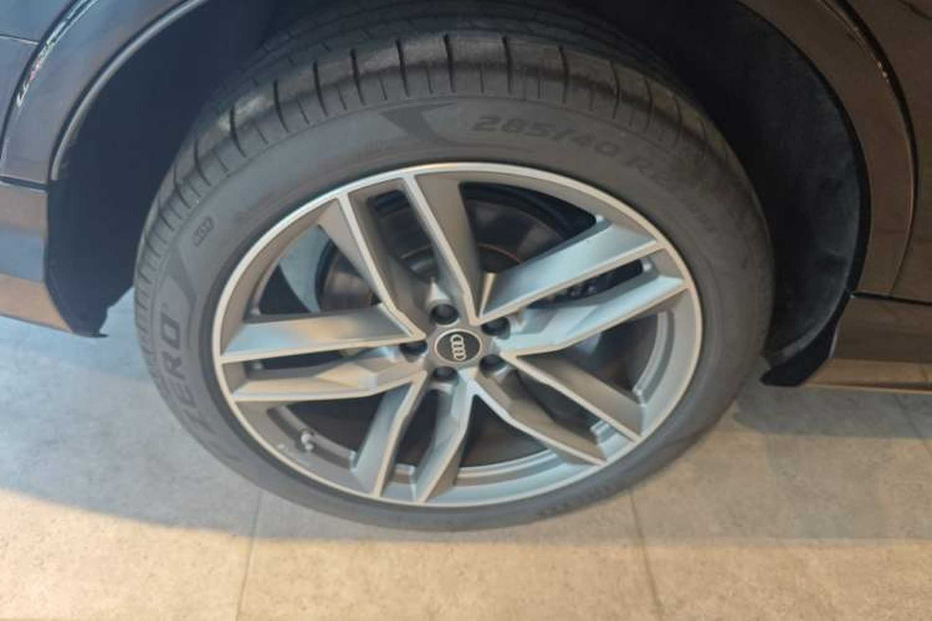 Used Audi Q7 2024 45 TFSI quattro S line Sport Edition Right Rear Wheel Hub