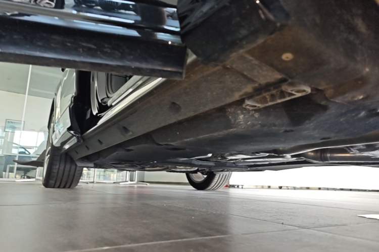 Used Audi Q7 2024 55 TFSI quattro S line Sport model Right Side Sill