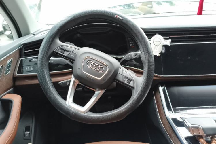 Used Audi Q7 2024 45 TFSI quattro S line Sport Edition Steering Wheel