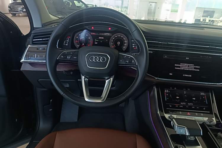 Used Audi Q7 2024 45 TFSI quattro S line Black Warrior Edition Steering Wheel