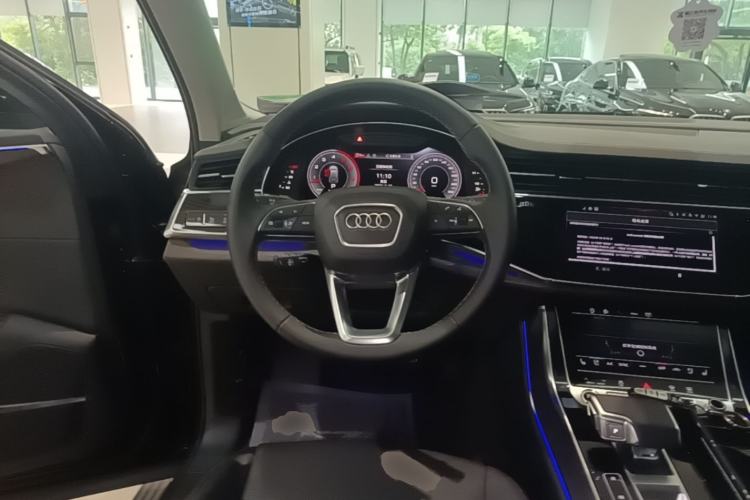 Used Audi Q7 2024 55 TFSI quattro S line Sport model Steering Wheel