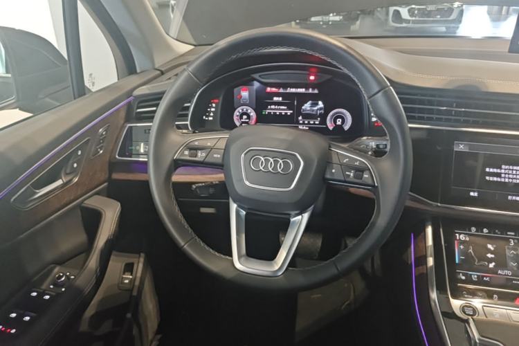 Used Audi Q7 2024 45 TFSI quattro S line Sport Edition Steering Wheel