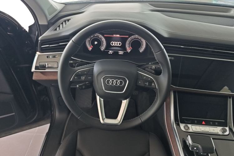 Used Audi Q7 2024 55 TFSI quattro S line Sport model Steering Wheel