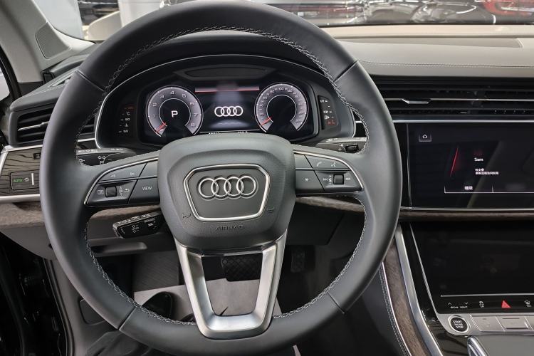 Used Audi Q7 2024 55 TFSI quattro S line Sport model Steering Wheel