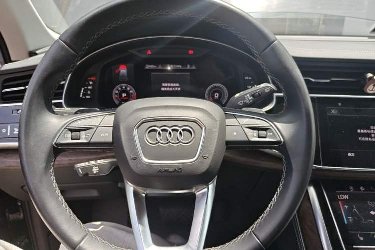 Used Audi Q7 2024 45 TFSI quattro S line Black Warrior Edition Steering Wheel