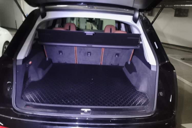 Used Audi Q7 2024 55 TFSI quattro S line Prestige Edition Trunk