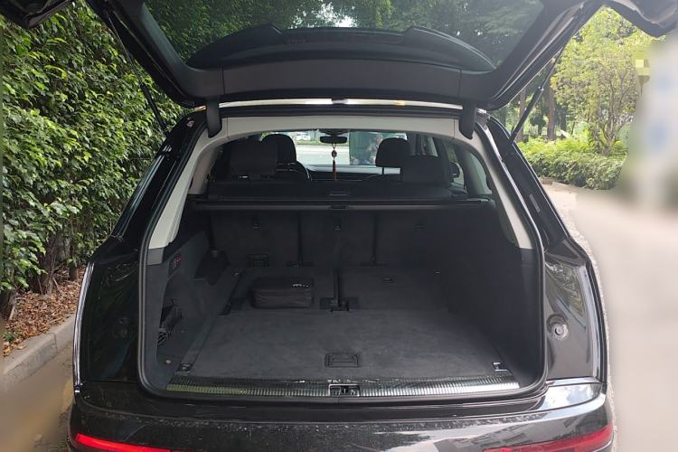 Used Audi Q7 2024 55 TFSI quattro S line Sport model Trunk