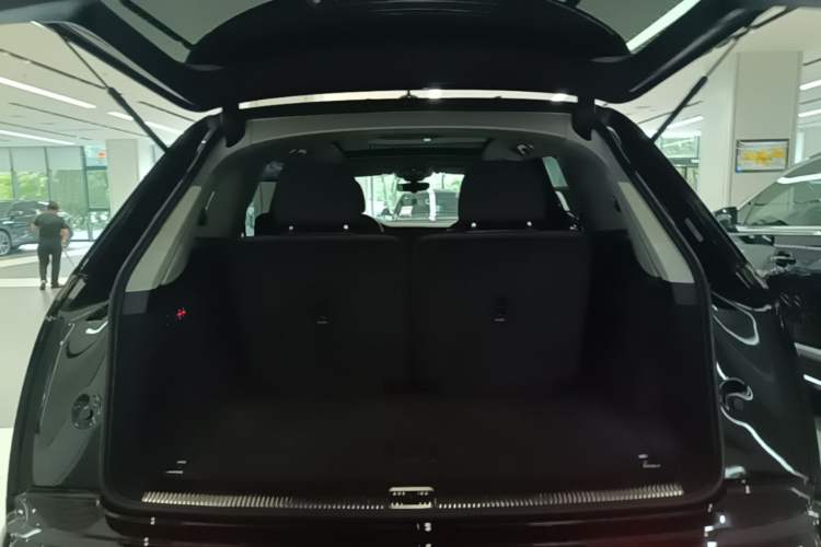 Used Audi Q7 2024 55 TFSI quattro S line Sport model Trunk
