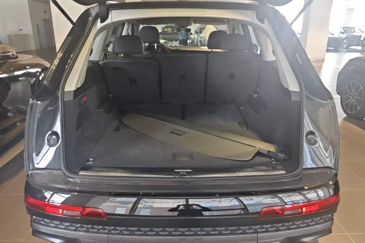 Used Audi Q7 2024 45 TFSI quattro S line Sport Edition Trunk