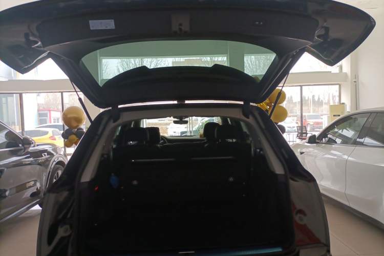 Used Audi Q7 2024 55 TFSI quattro S line Sport model Trunk