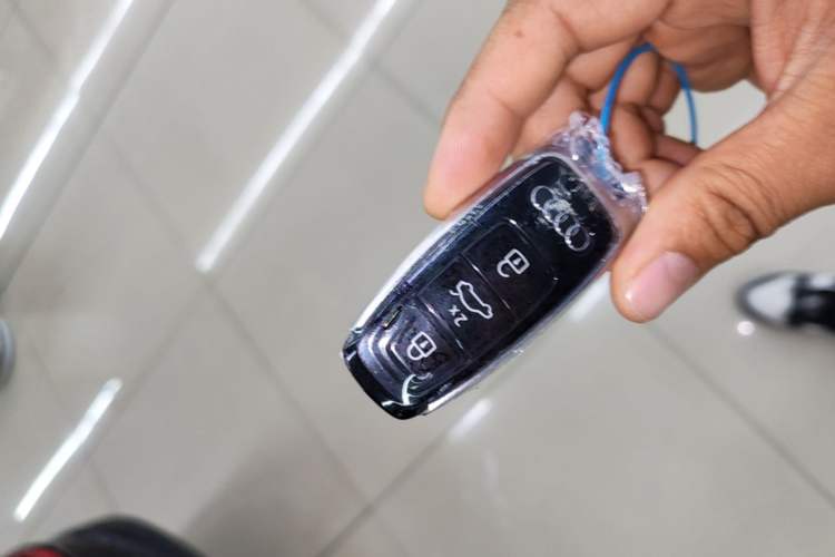 Used Audi Q7 2024 55 TFSI quattro S line Sport model Vehicle Key