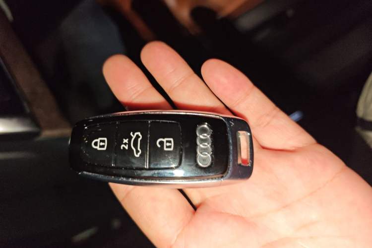 Used Audi Q7 2024 45 TFSI quattro S line Sport Edition Vehicle Key