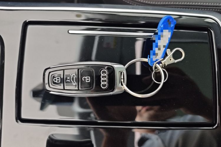 Used Audi Q7 2024 55 TFSI quattro S line Sport model Vehicle Key