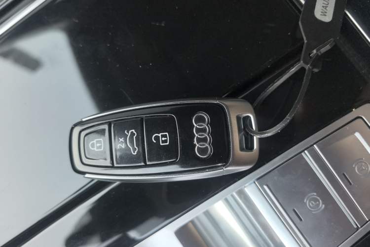 Used Audi Q7 2024 55 TFSI quattro S line Sport model Vehicle Key