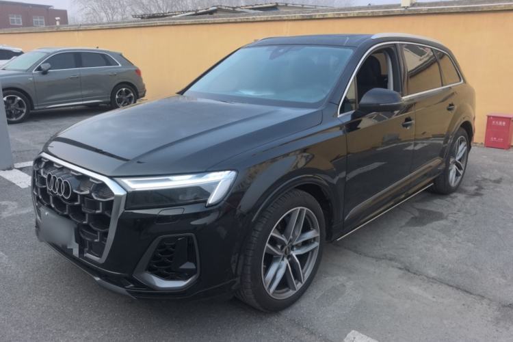 Used Audi Q7 2024 55 TFSI quattro S line Sport model Guazi used car, China used car export, Used car for sale, Used  cars, Cheapest cars for sale