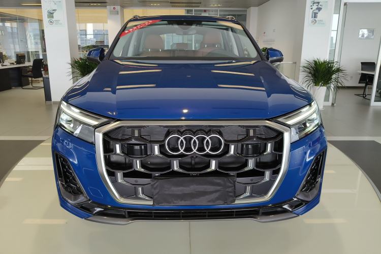 Used Audi Q7 2024 45 TFSI quattro S line Sport Edition Exterior 1