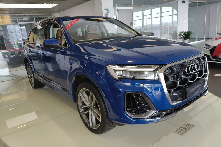 Used Audi Q7 2024 45 TFSI quattro S line Sport Edition Exterior 2
