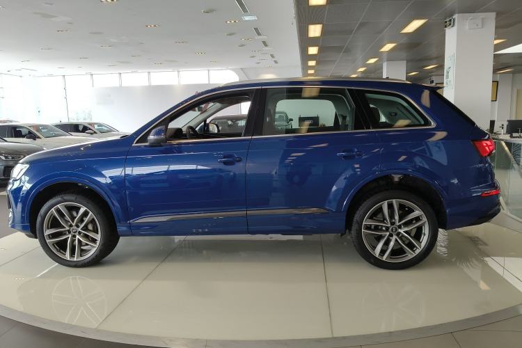 Used Audi Q7 2024 45 TFSI quattro S line Sport Edition Exterior 3
