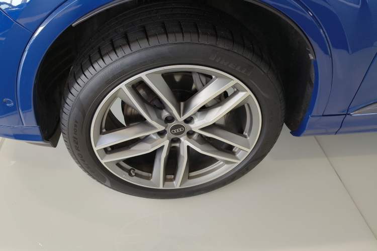 Used Audi Q7 2024 45 TFSI quattro S line Sport Edition Exterior 7