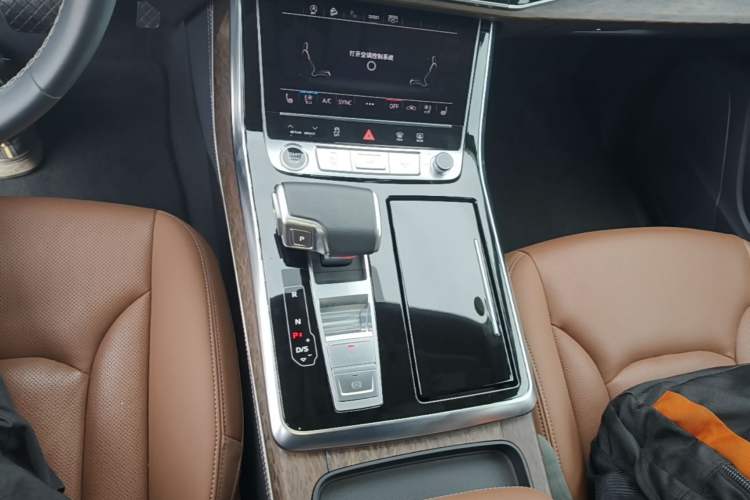 Used Audi Q7 2024 45 TFSI quattro S line Sport Edition Gear Lever
