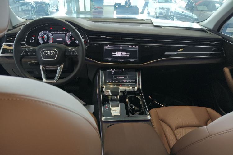 Used Audi Q7 2024 45 TFSI quattro S line Sport Edition Interior 2