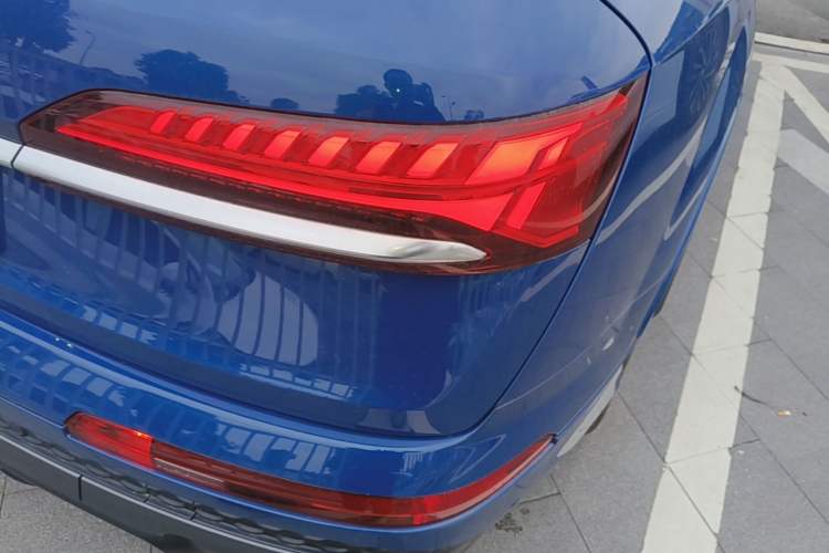 Used Audi Q7 2024 45 TFSI quattro S line Sport Edition Right Rear Taillight