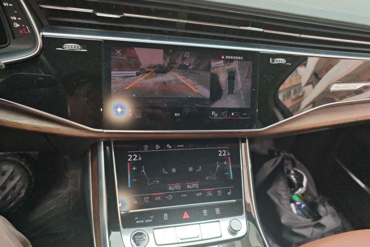 Used Audi Q7 2025 55 TFSI quattro S line Sport Edition Audio And AC Panel
