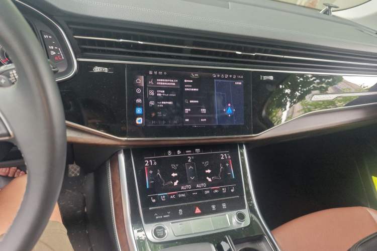 Used Audi Q7 2025 45 TFSI quattro S line Black Warrior Edition Audio And AC Panel