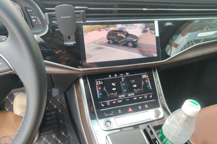 Used Audi Q7 2025 45 TFSI quattro S line Black Warrior Edition Audio And AC Panel