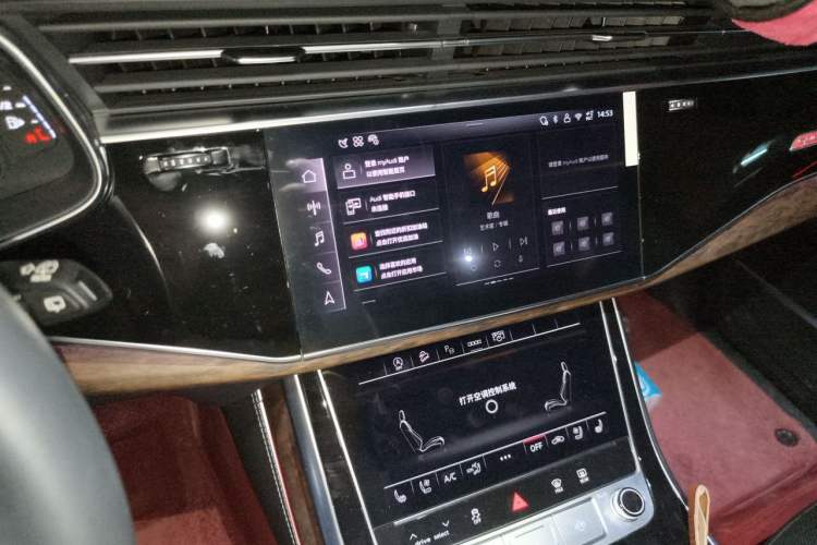 Used Audi Q7 2025 55 TFSI quattro S line Sport Edition Audio And AC Panel