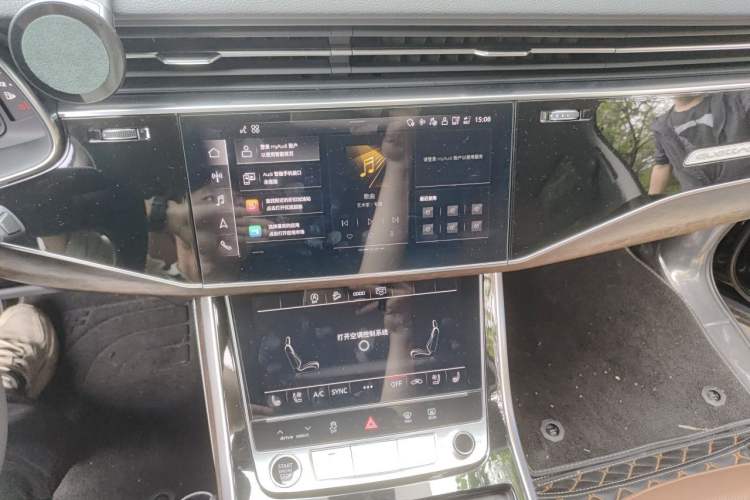 Used Audi Q7 2025 45 TFSI quattro S line Black Warrior Edition Audio And AC Panel