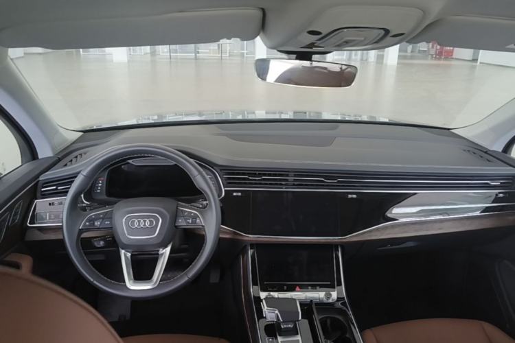 Used Audi Q7 2025 55 TFSI quattro S line Sport Edition Center Console