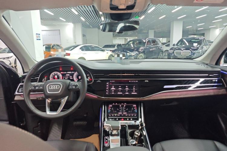 Used Audi Q7 2025 55 TFSI quattro S line Sport Edition Center Console