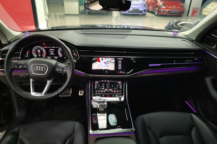Used Audi Q7 2025 45 TFSI quattro S line Black Warrior Edition Center Console