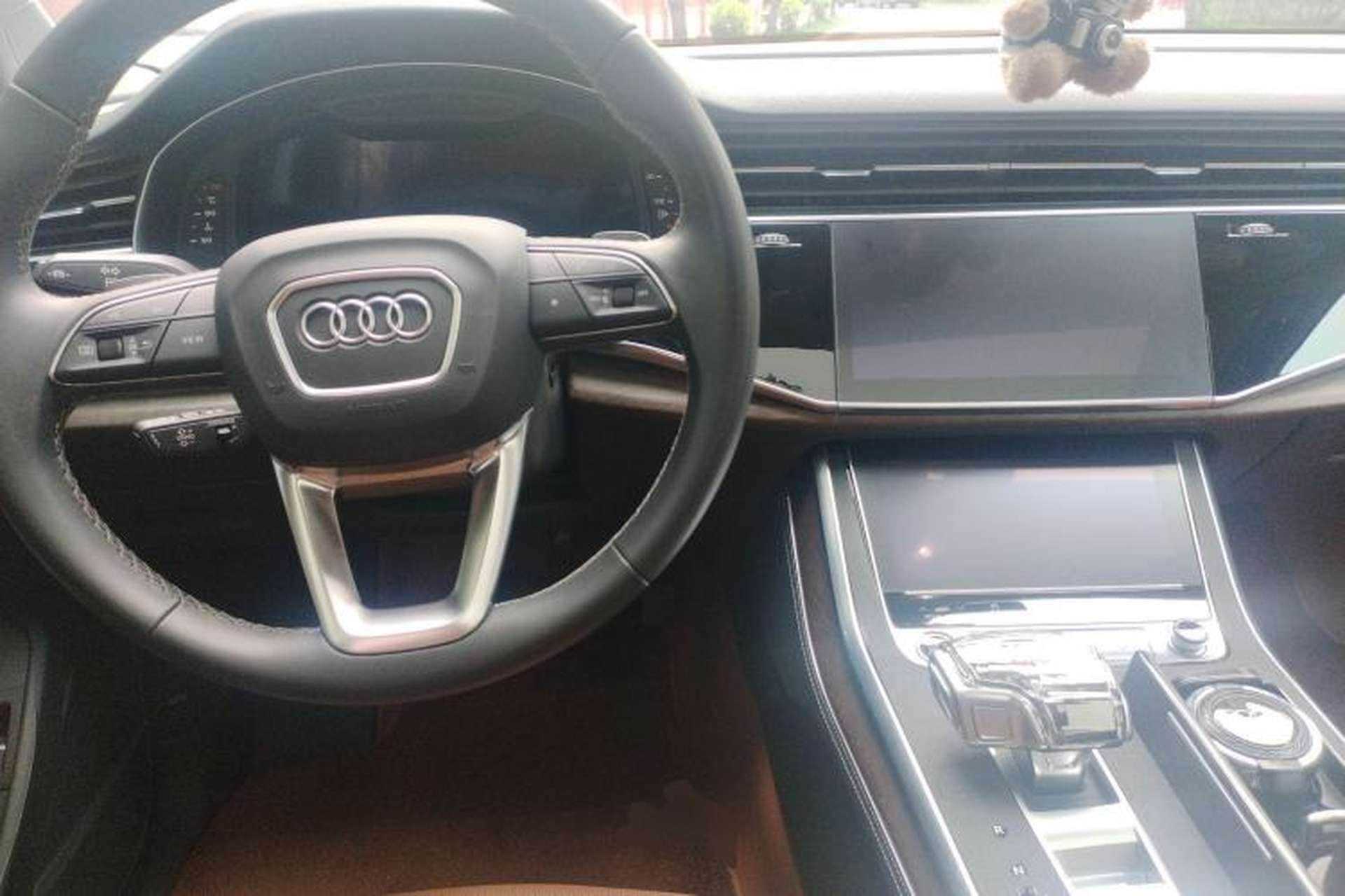 Used Audi Q7 2025 45 TFSI quattro S line Black Warrior Edition Center Console