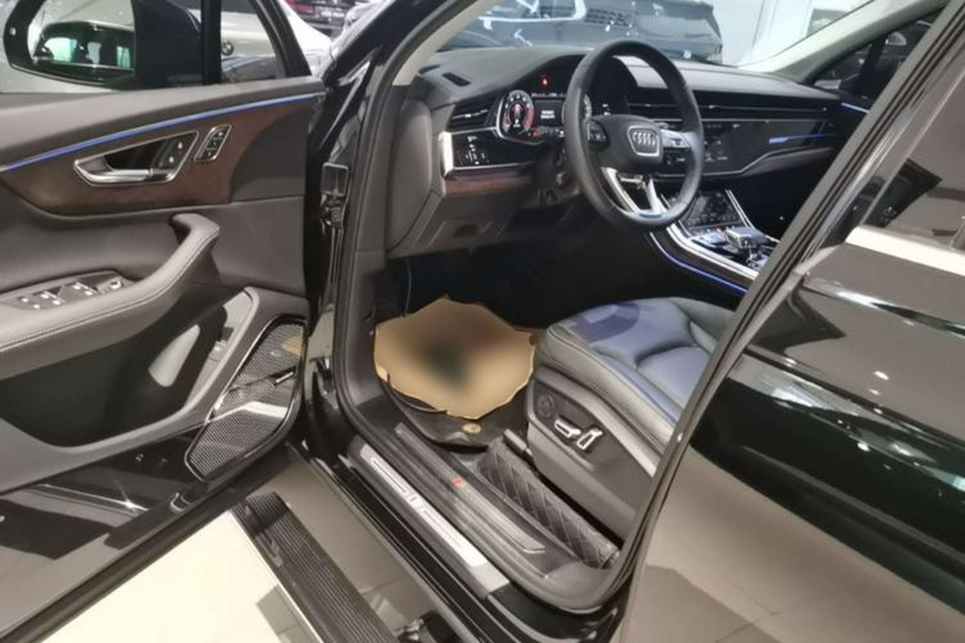 Used Audi Q7 2025 55 TFSI quattro S line Sport Edition Driver Seat